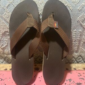 RAINBOW Brown Flip Flops size 8 Women’s or Big Boy 6